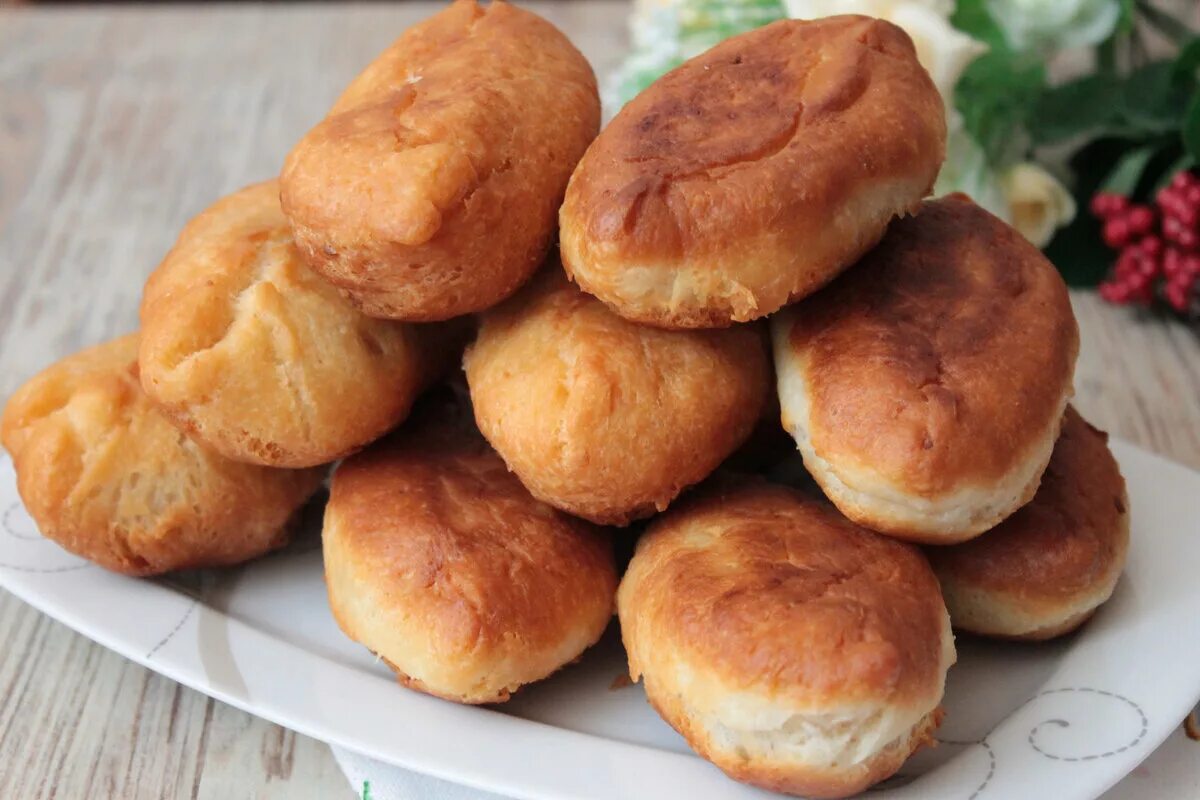 Пирожки с творогом. Вкусные жареные пирожки. Пирожки на сковороде. Пироги жареные на сковороде