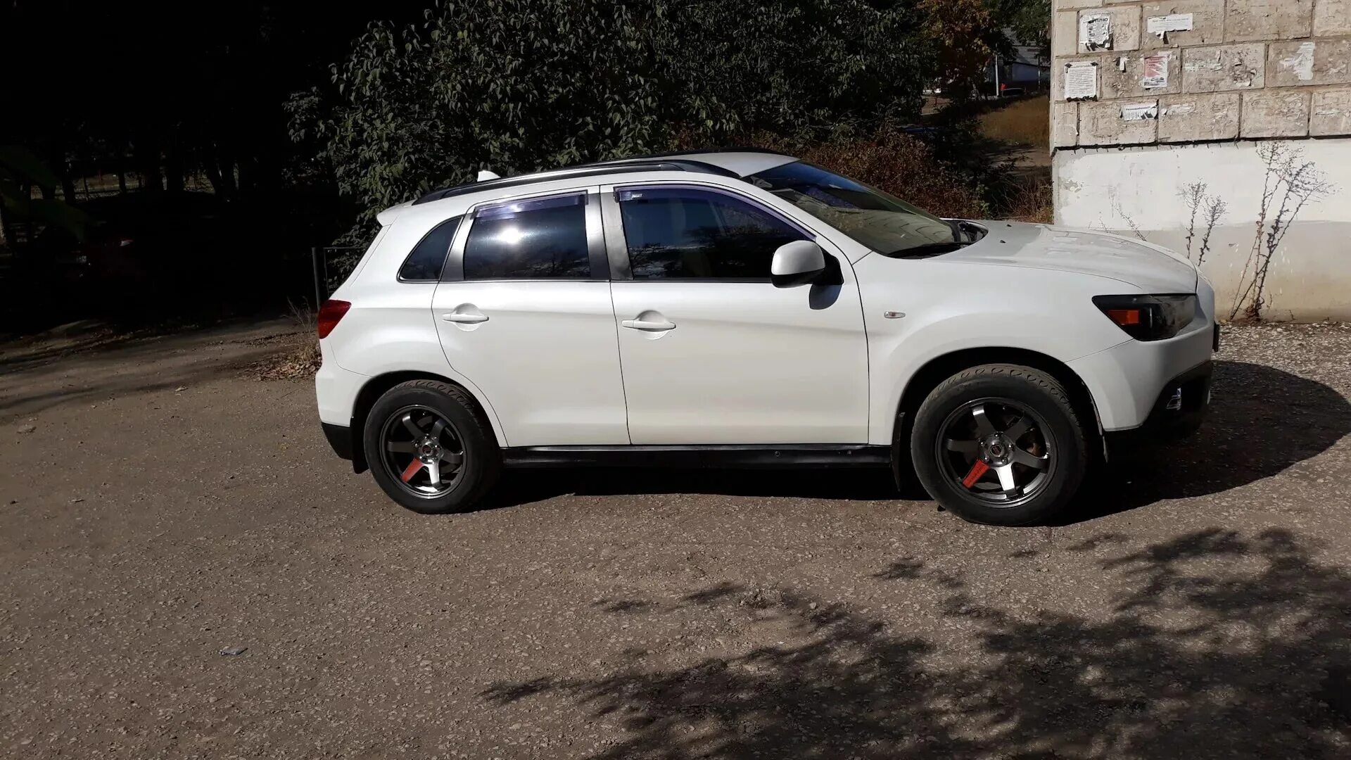 Диски asx r16. Диски митсубиси asx. Митсубиси асх 2014. Литые диски асх. Литые диски асх.