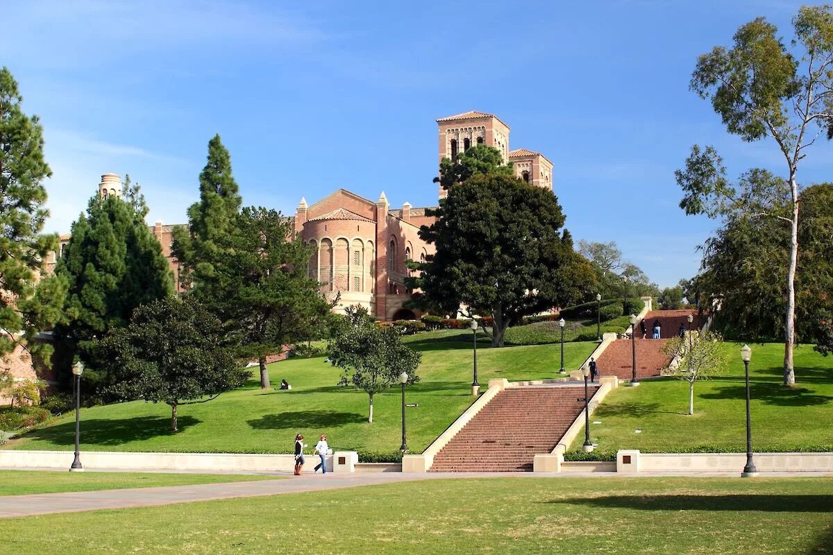 Ucla. Калифорнийский университет лос анджелес. университет лос анджелеса ucla. калифорнийский университет в лос-анджелесе кампус. университет калифорнии в лос-анджелесе ucla.