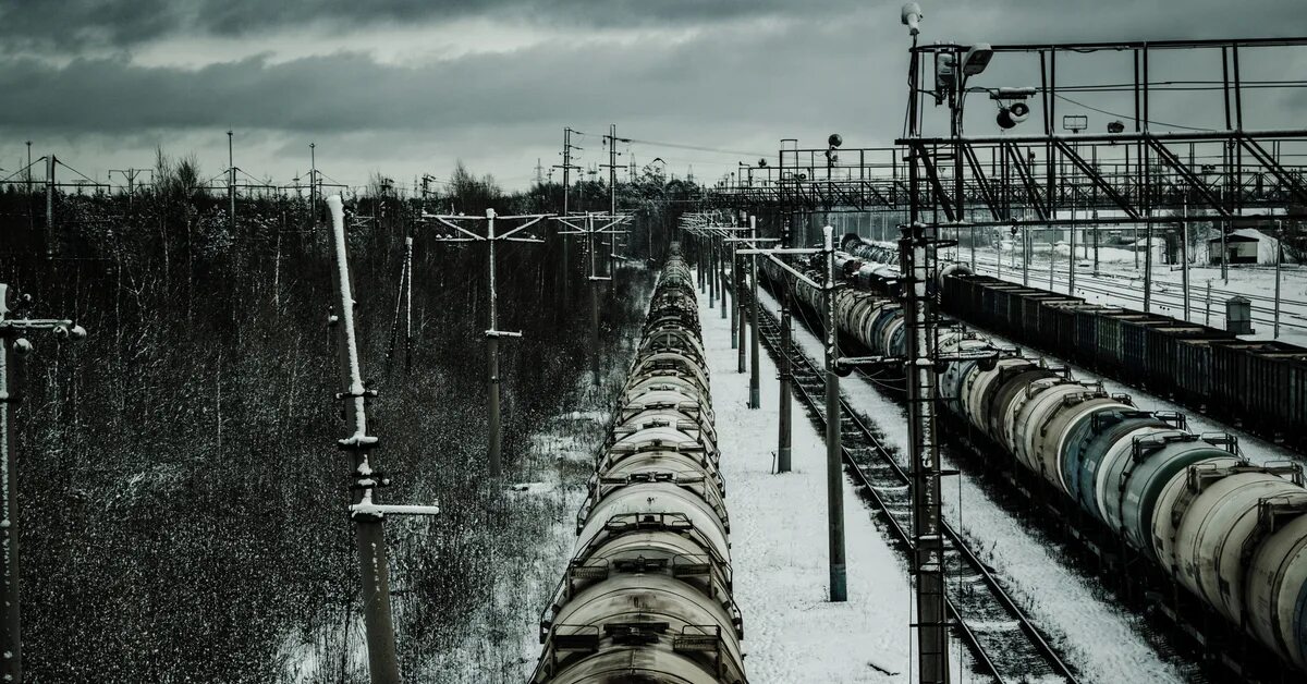 Товарный поезд в ХМАО. Поезд Сургут. Сургутские поезда. Железная дорога сургут