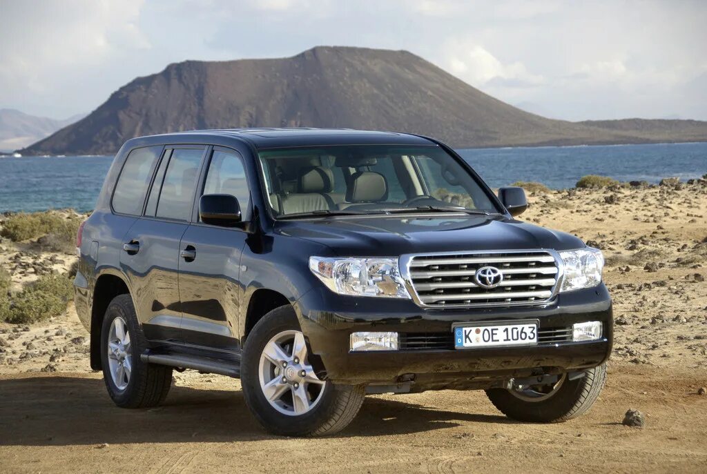 Ленд крузер танк 500. Toyota Land Cruiser 500. Toyota Land Cruiser 200. Toyota Land Cruiser 160. Toyota Land Cruiser 110.