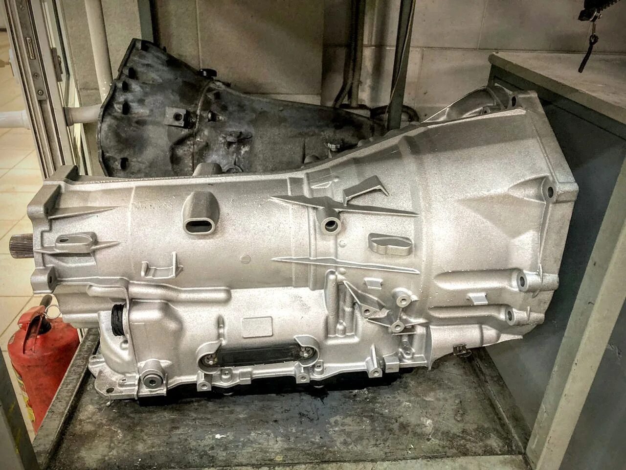 Какая коробка на бмв. ZF 8hp45. Коробка zf8hp45. АКПП 8hp45 х5. Коробка ZF 8hp.