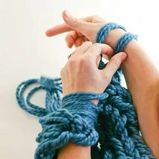 Как вязать шарф руками