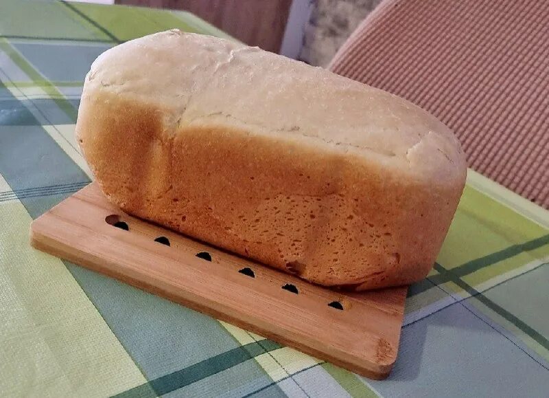 Хлеб в хлебопечке получается плотный. Хлеб из хлебопечки. Хлеб ряженка. Хлеб в хлебопечке не допекается. Хлеб на закваске в хлебопечке.