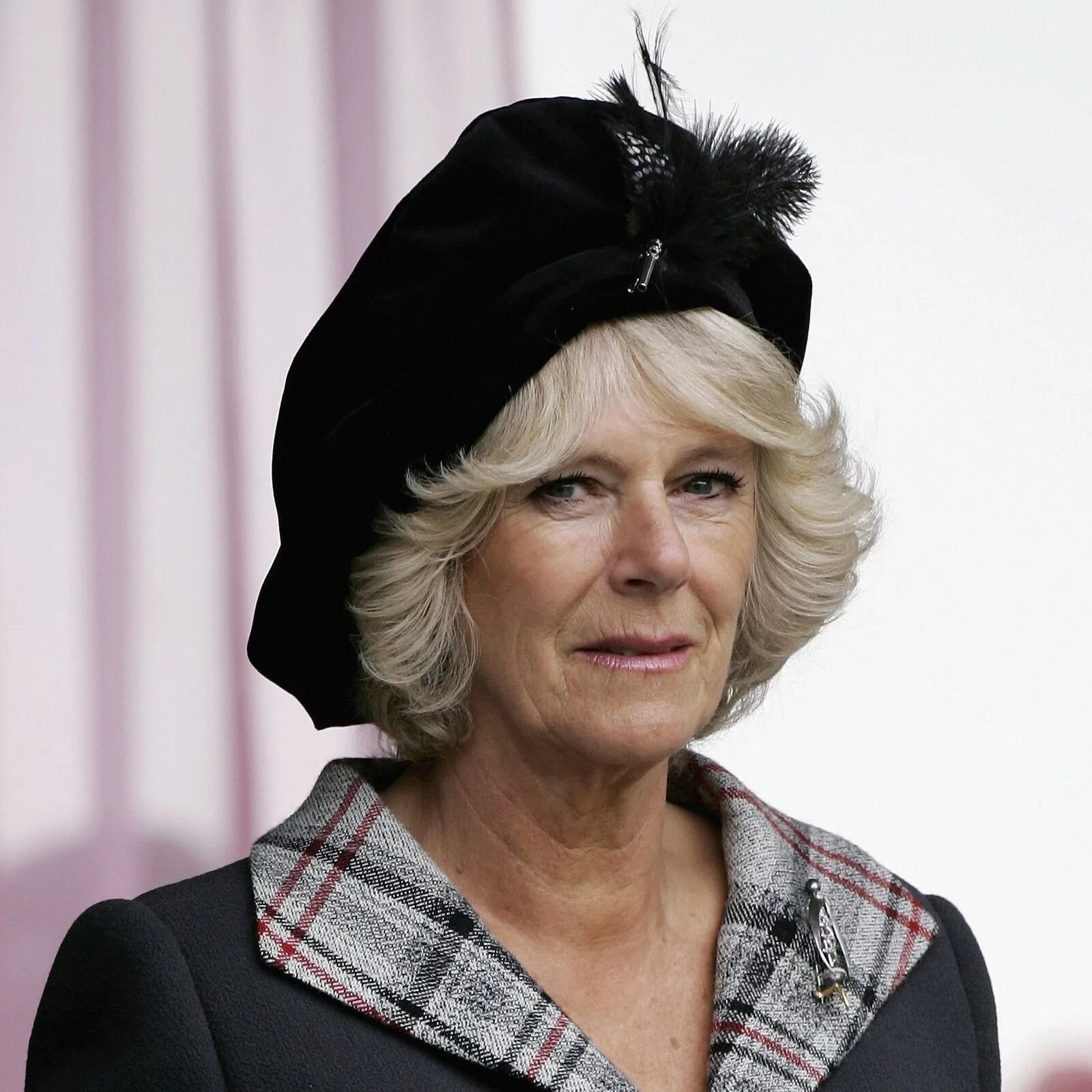 Камила титул. Камилла паркер-боулз 2022. Камилла паркер-боулз молодая. Камилла паркер-боулз и карл 3. Королева камилла паркер боулз.