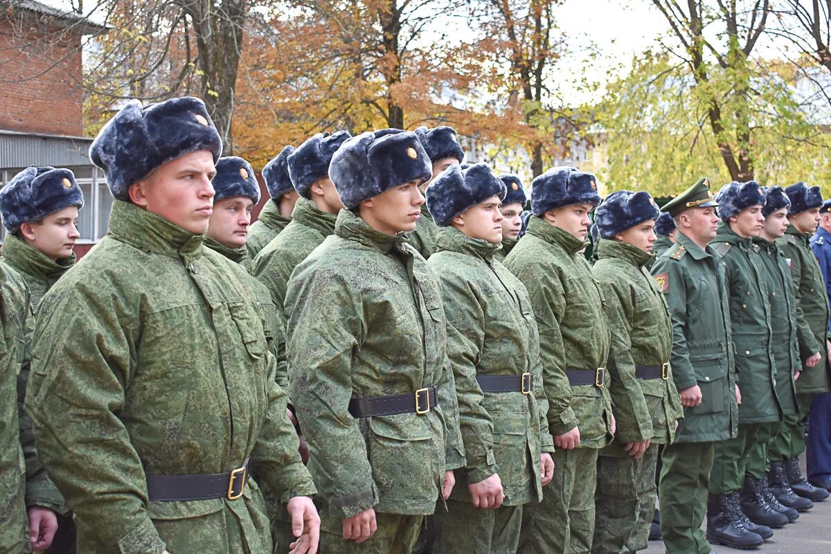 Призывной отзыв. Призывник. Сухопутные войска призывники. Отряд срочников. Призыв в армию.