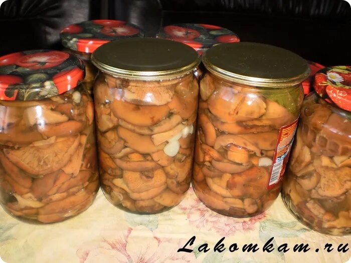 Рыжики соленые. Маринованные рыжики подача. Рыжики маринованные на зиму. Рыжики маринованные самый вкусный и простой рецепт. Рыжики консервированные.