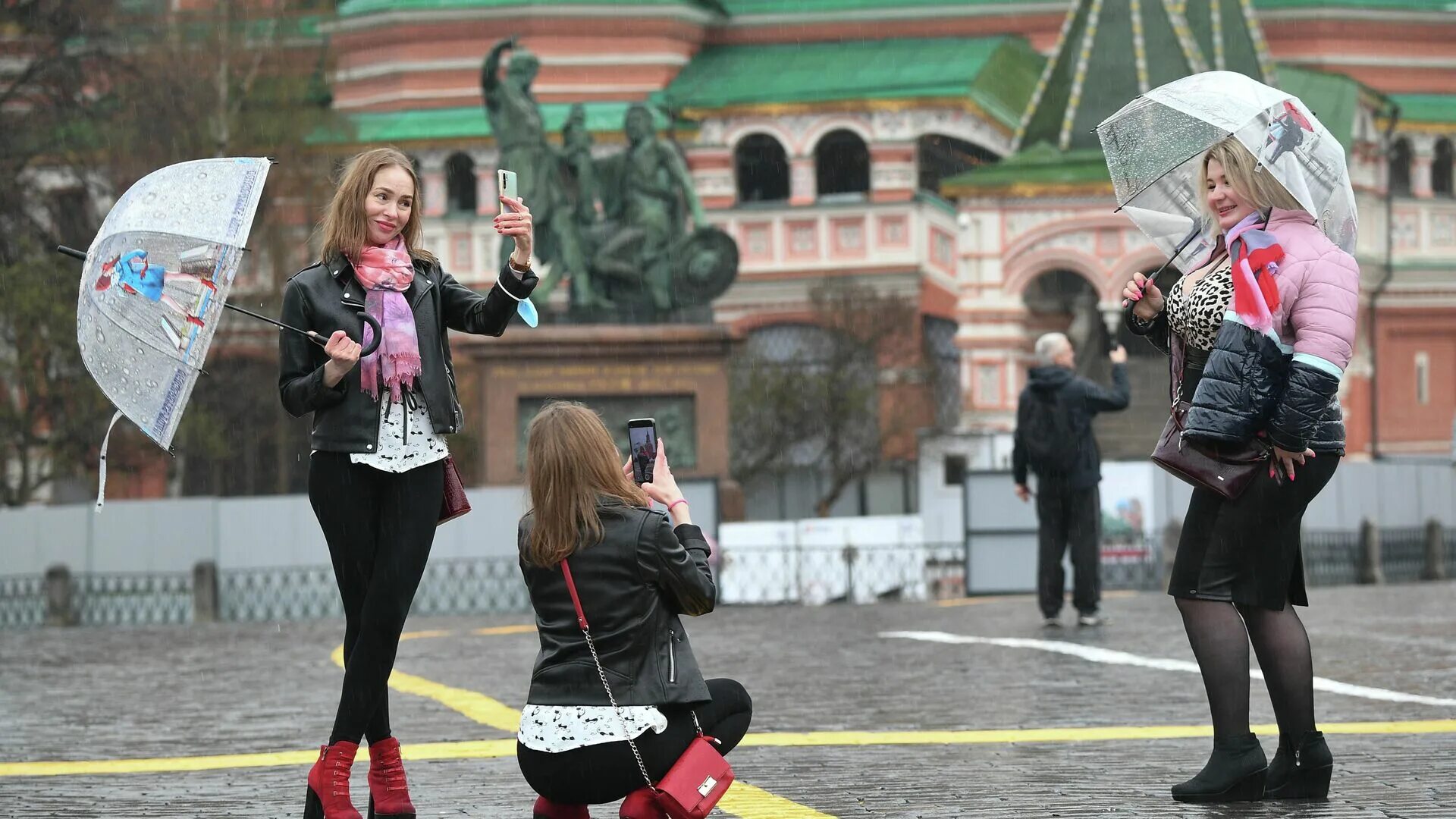 Новости риа 27. РИА майские праздники. Потепление в Москве. News Russia.