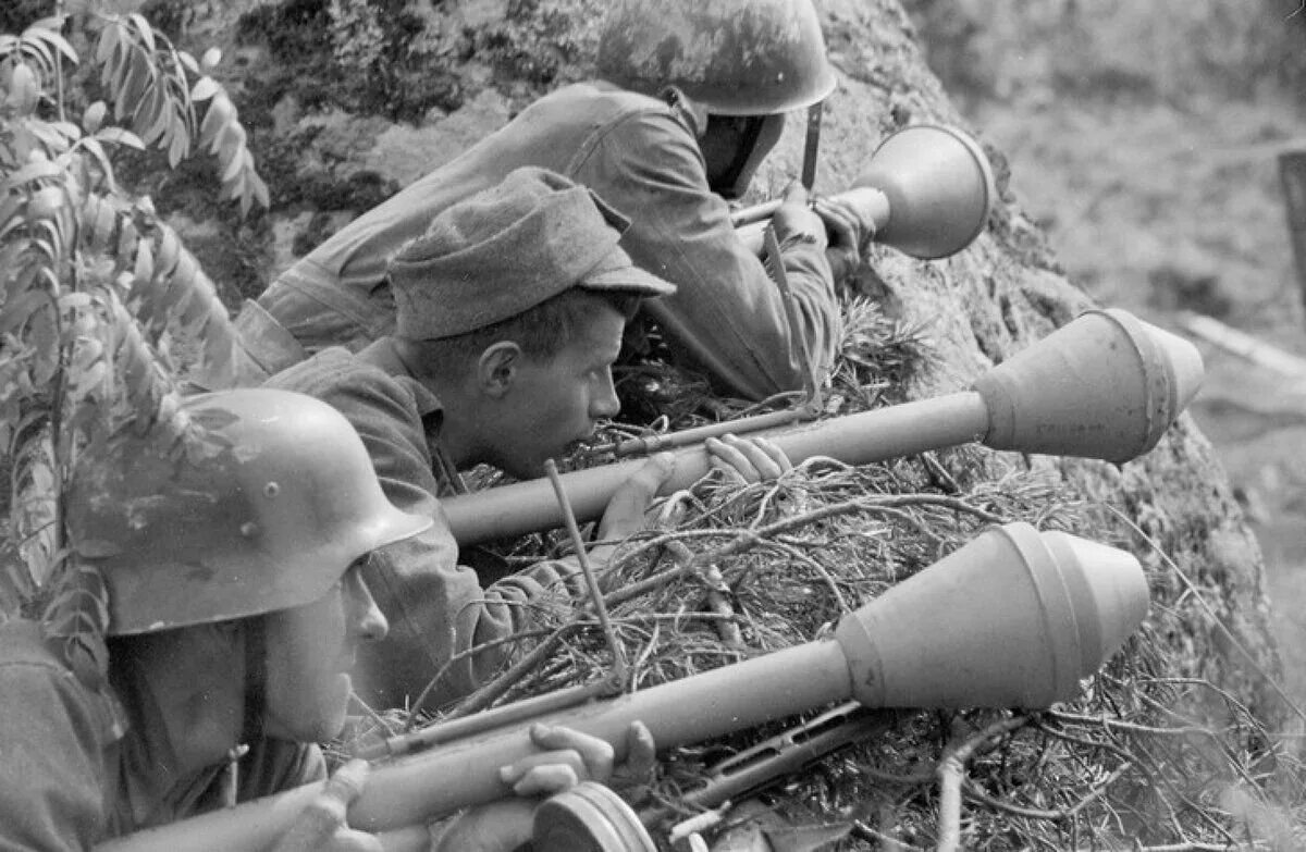 Фаустпатрон гранатомёт. Panzerfaust 60 снаряд. Панцерфауст 3 гранатомёт. Панцерфауст 2.