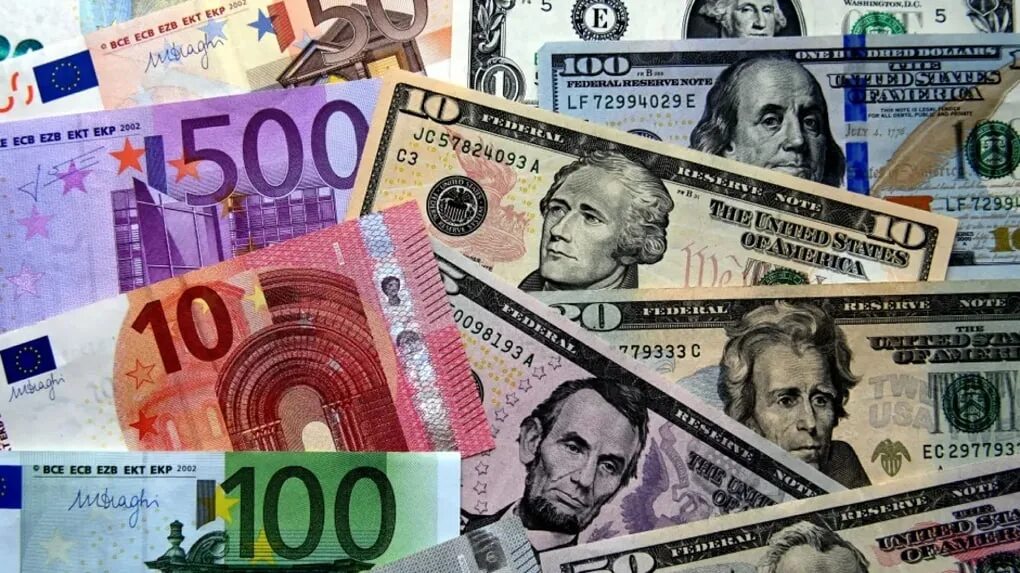 поменять доллары на евро. доллар евро рубль. поменять доллары на евро. деньги евро доллары юани. прогноз доллара на 2023 год.