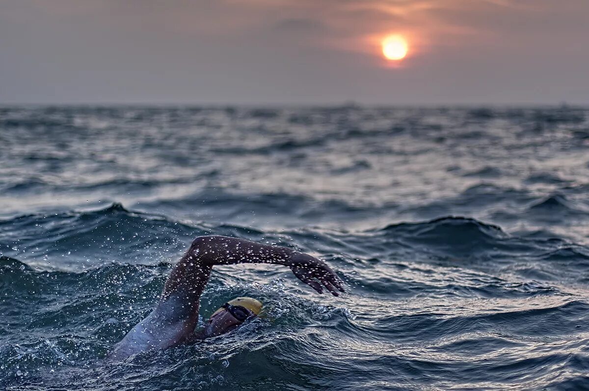 Переплыть океан история. Swim across the Ocean. English channel Swim. Я переплыву все моря и океаны. Никогда не переплыть океан если....