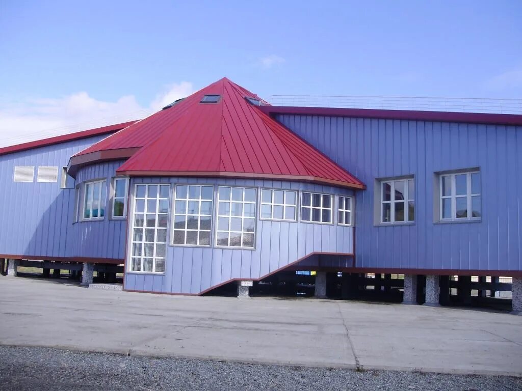 Отке 34 б анадырь. Чукотский дом 8. Эскимосы канады. Заброшенные города чукотки. Угольные копи чукотка.