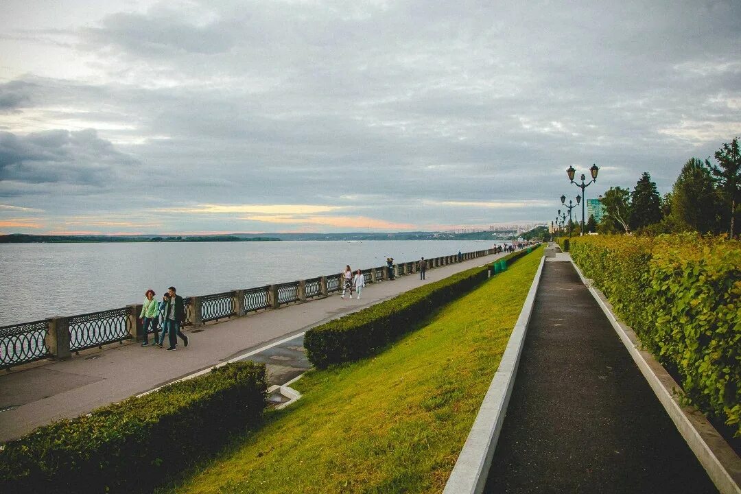 Сфр набережные. Самара парк на набережной. Набережная Сургут. Протяженность набережной в Самаре. Парк около набережной Самара.