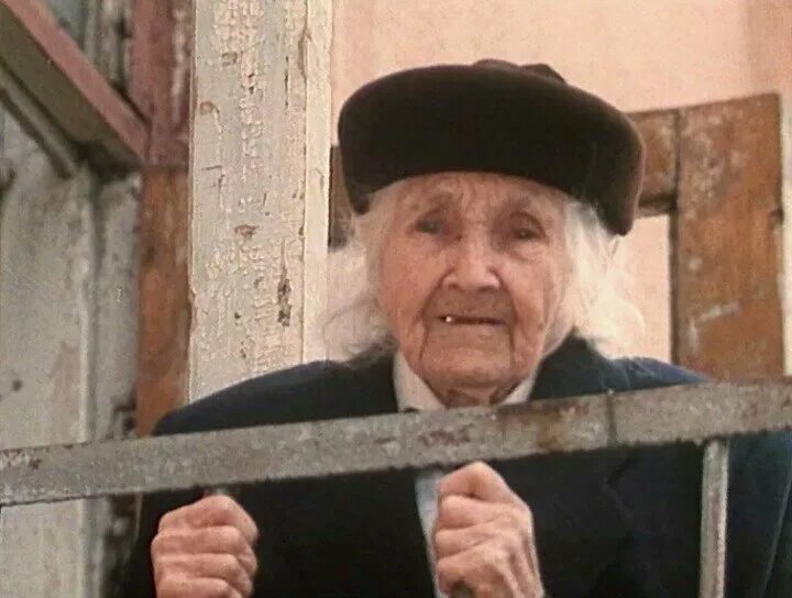 три истории сюжет. три истории кира муратова. три истории фильм 1997. кукла олимпия сказки гофмана. три истории фильм киры муратовой.