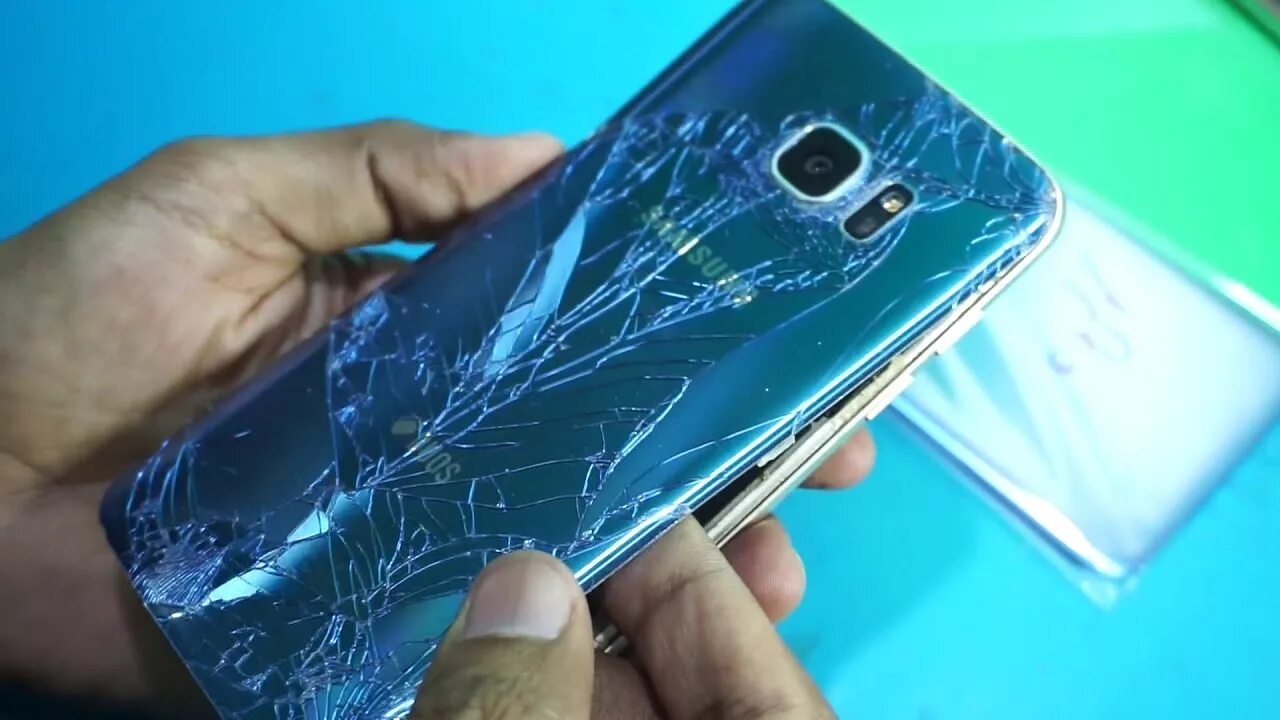 Разбил самсунг. Samsung Galaxy s9 Edge. Стекло на Samsung s7 Edge. Самсунг галакси s7 разбитый. Samsung Galaxy s7 Edge.