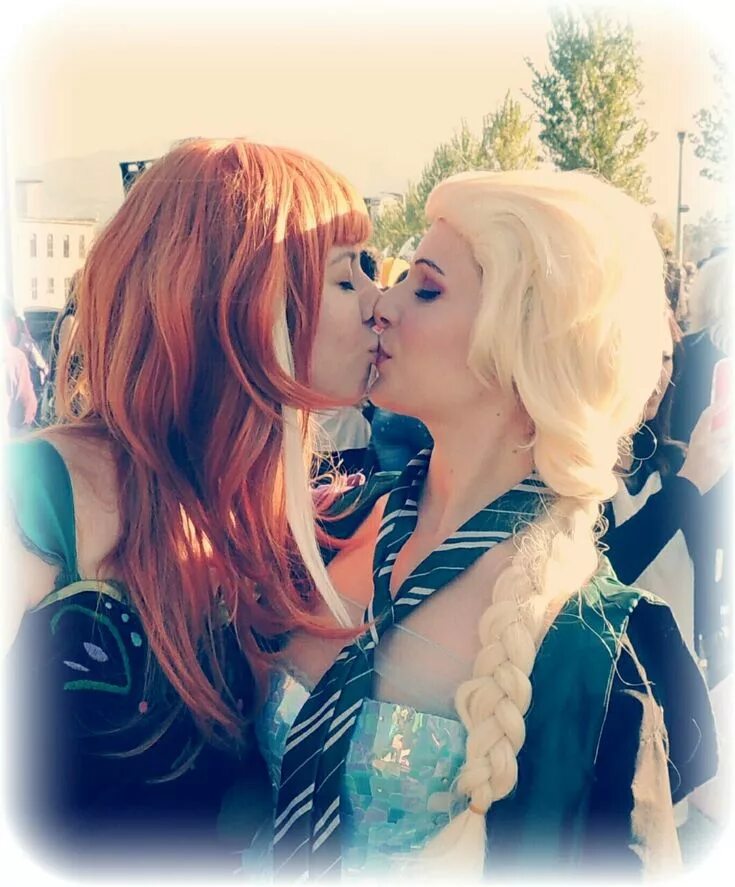 Some lesbian. Elsa/Anna Юри.