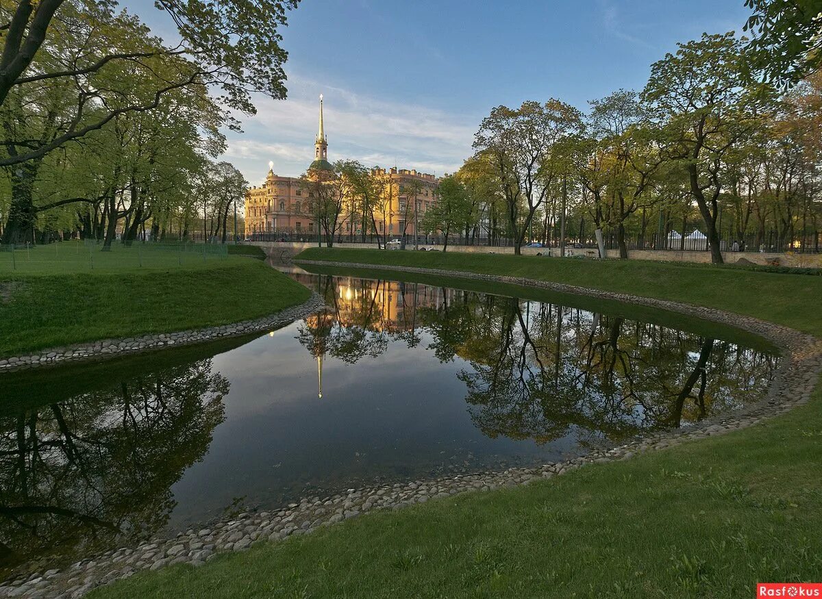 Михайловский парк в Санкт-Петербурге. Михайловский сад Санкт-Петербург. Михайловский сад Санкт-Петербург сверху. Липы в Михайловский сад Санкт-Петербург.