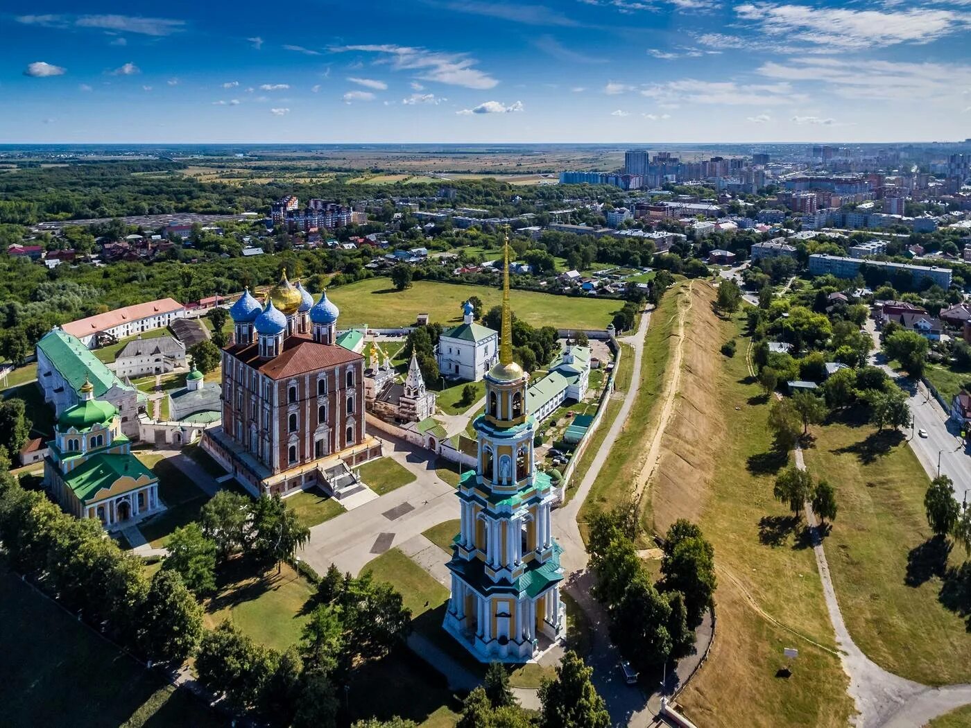 Сайты новые рязань. Рязань Кремль. Рязань центр города. Рязань Кремль панорама. Рязань с высоты птичьего.