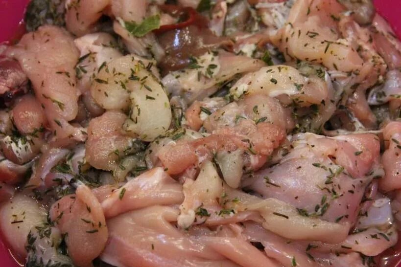 Маринование крольчатины. Маринад из сметаны. Шашлык из кролика маринад. Маринад для кролика. Маринад для кролика в духовке.