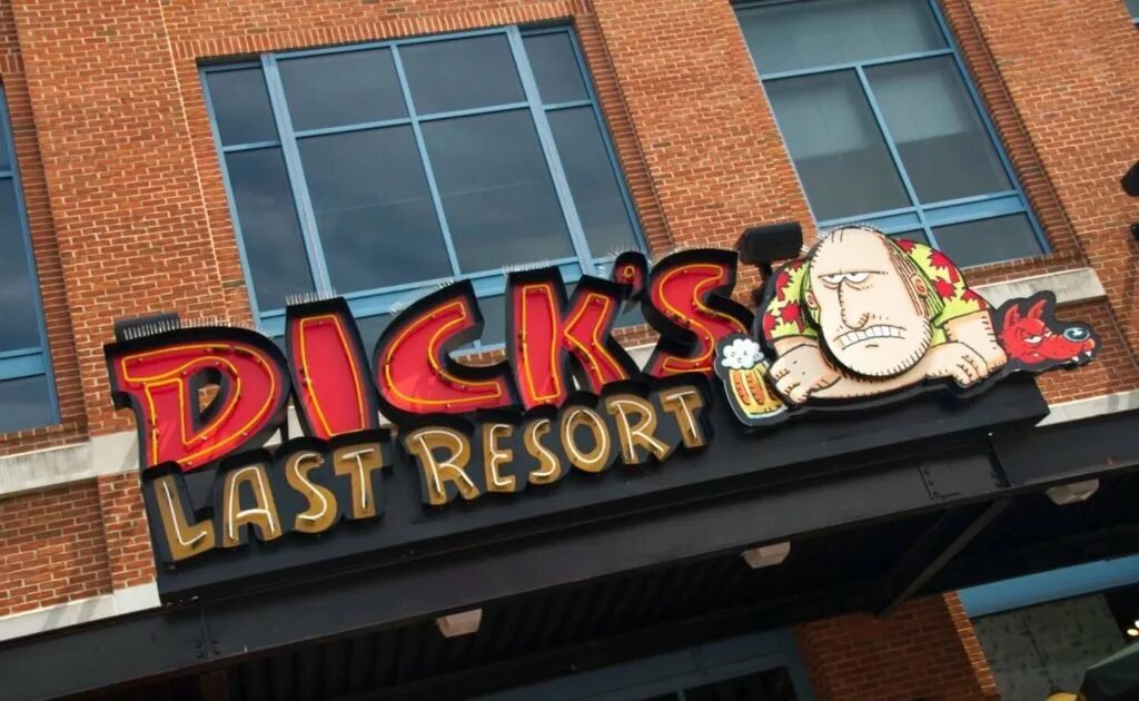 Ласт резорт. Dick’s last Resort ресторан. Американская сеть ресторанов. Сеть кафе американское. Dick’s last Resort (США).