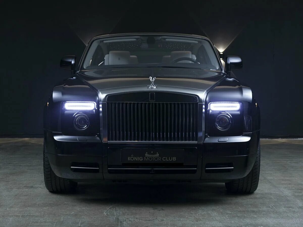 Песню черный рос рос. Роллс Ройс Фантом. Rolls Royce Phantom 7. Роллс Ройс Фантом 2010. Роллс Ройс Фантом черный.