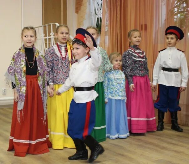 Семья хор текст. Семейный хор. Русские традиции для детей. Концерт для детей. Приобщение дошкольников к традициям казачества.