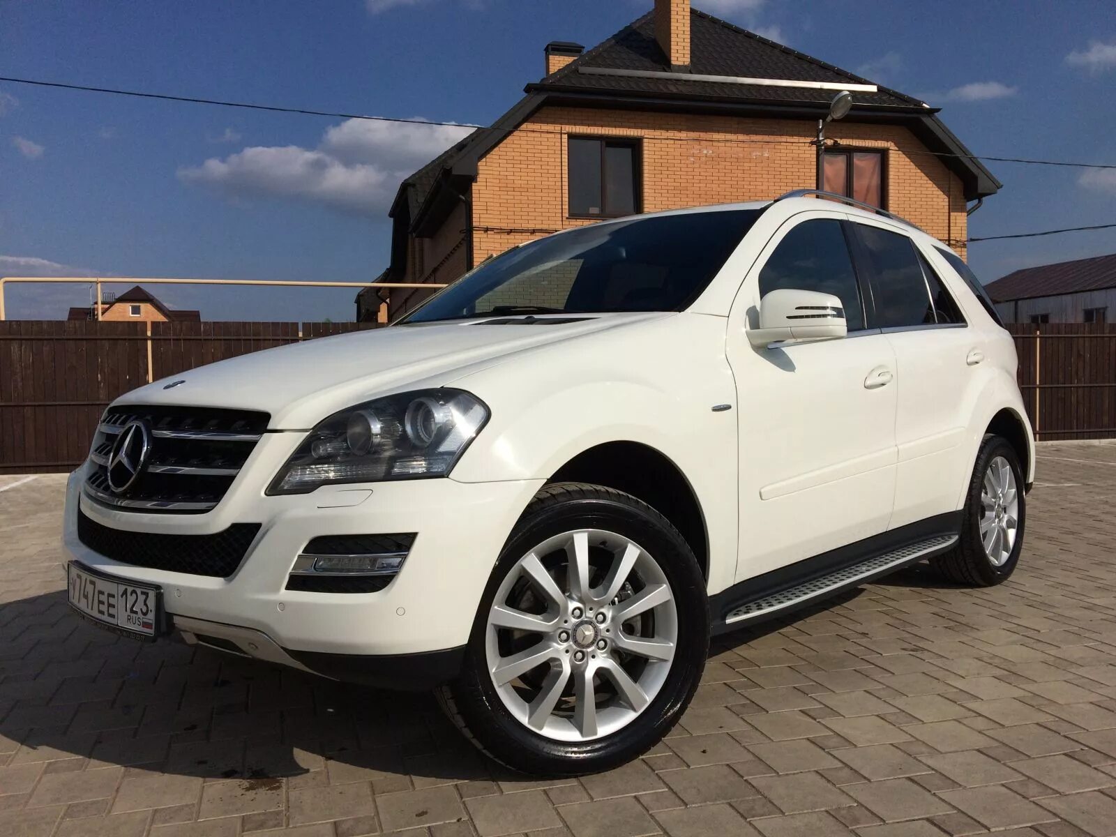 Мл 350 видео. Mercedes-benz ml 350 2011. mercedes benz ml w164. mercedes benz ml 350 w164. мерседес мл 350 164.