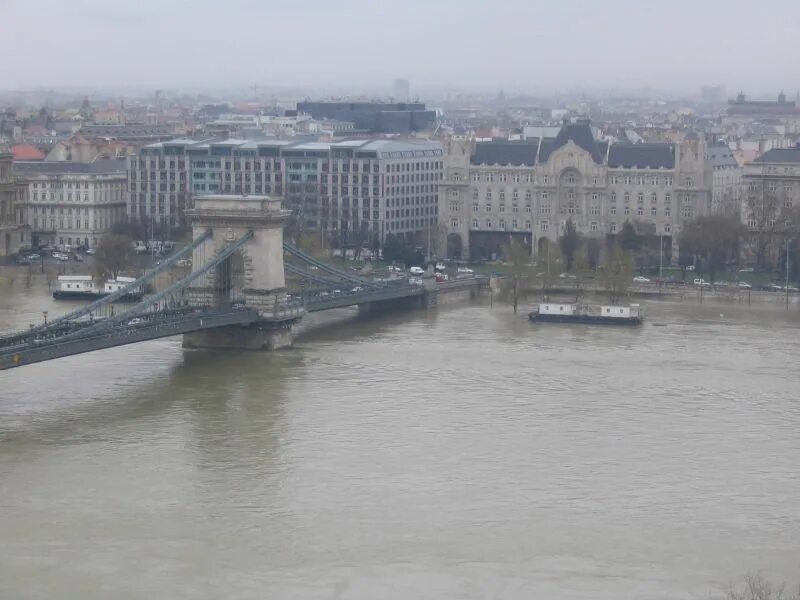 Будапешт последние новости наводнение. Наводнение в будапеште. Будапешт затопило. Наводнение в будапеште. Будапешт затопило.