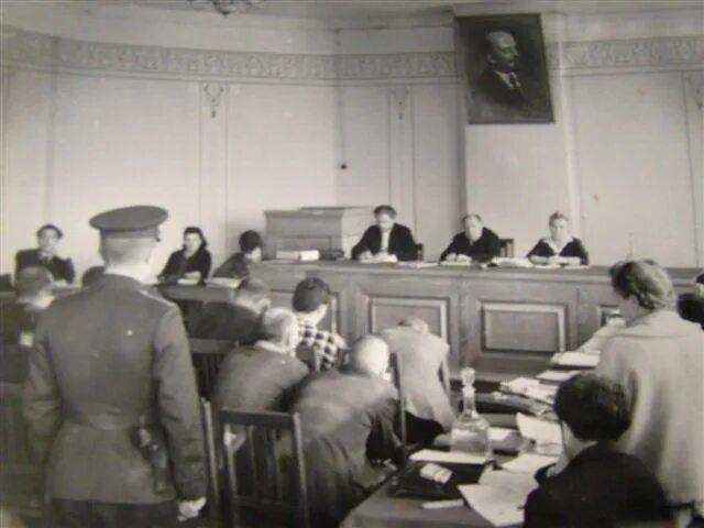 Суды 1917 года. Народный суд 1918. декрет о суде 1917 года. заседание суда ссср. суд 1917.
