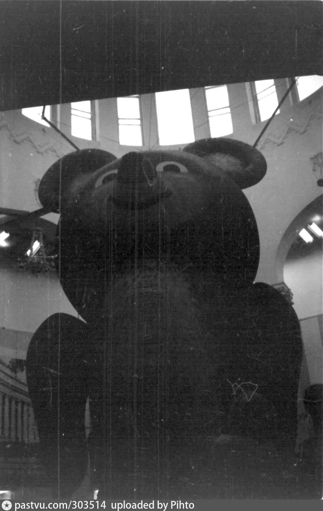 Олимпийский мишка 1980. Олимпийский мишка 1980 москва. Олимпийский мишка 1980. Куда улетел олимпийский мишка в 1980 году. Куда улетел олимпийский мишка в 1980 году.