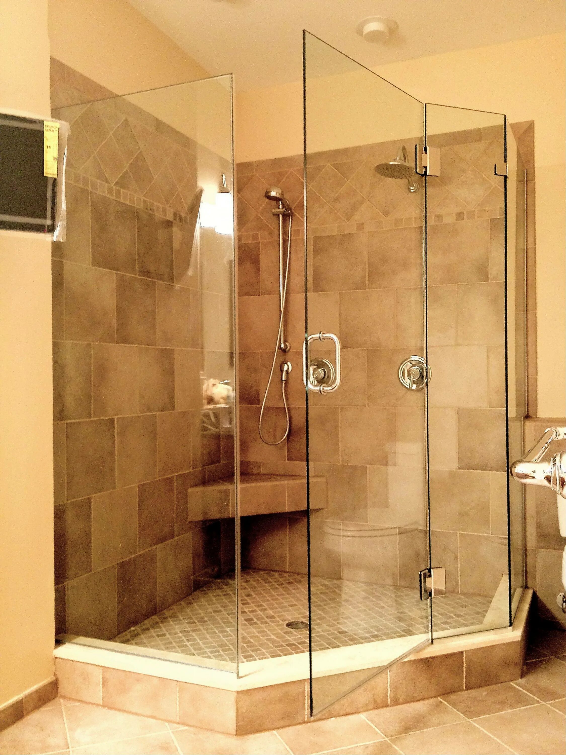 Ванная комната без ванны без поддона. Душевые кабины Milano Shower. Shower Enclosure душевая кабина. Душевая кабина Duscholux Duscho-Live spot 100см*100см.