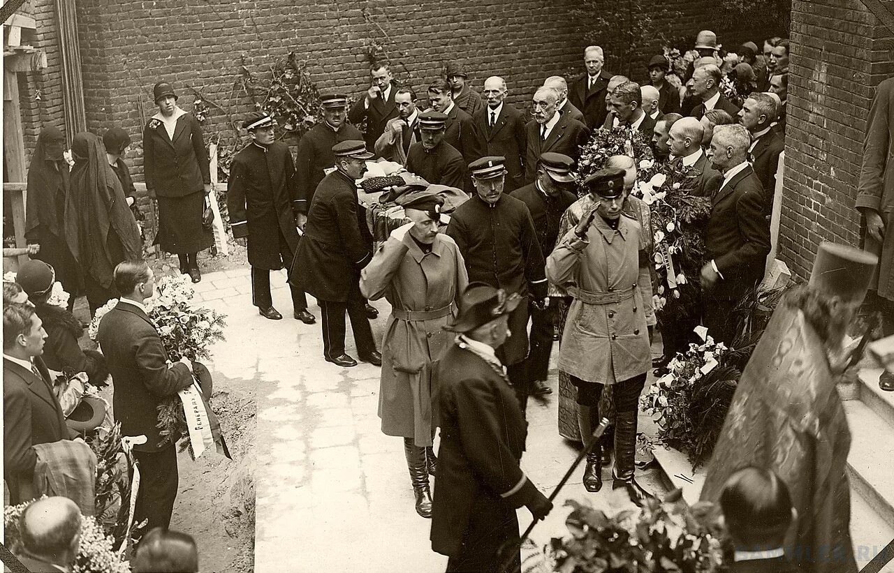 Похорони белого. Похороны Генерала Врангеля Брюссель 1928. Похороны Генерала Врангеля. Похороны Врангеля в Белграде.