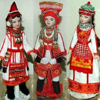 Мордовская кукла в национальном костюме