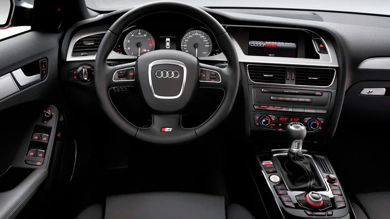 Купить ауди механика. Audi s4 b8 Interior. Audi s4 2010. Ауди s8 механика. Ауди а3 хэтчбек TFSI S Tronic комплектация.