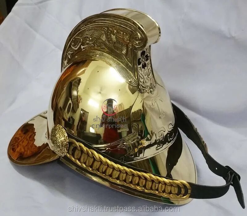 Шлем в стиле. Шлем пожарного. каска пожарного. железная каска пожарного. каска пожарного золотая.