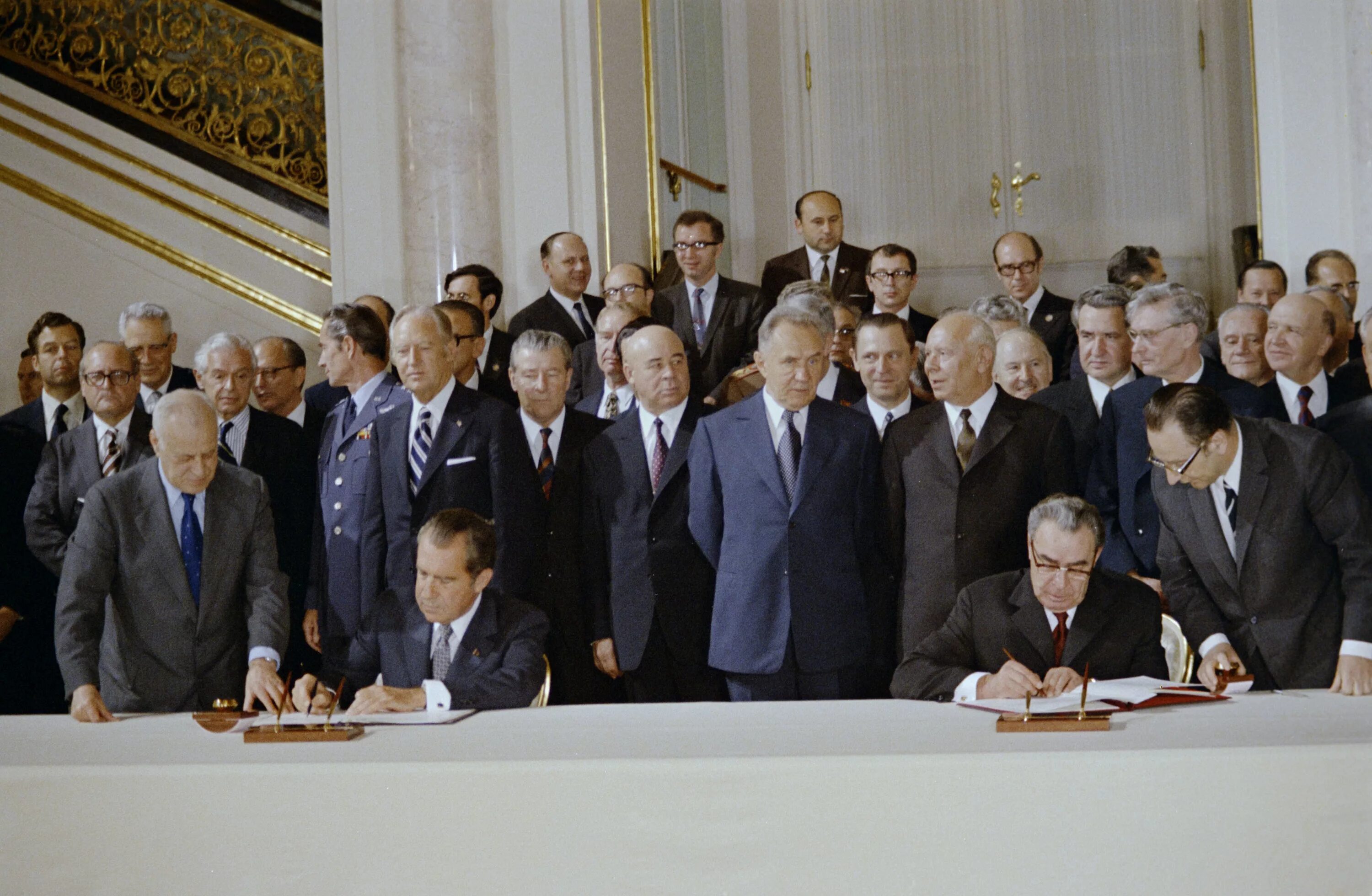 В каком году подписан договор про. Подписание осв 1 Брежнев и Никсон. Саммит Брежнев – Никсон (1972). Осв-1 Брежнев Никсон 1972. Никсон и Брежнев 1972.