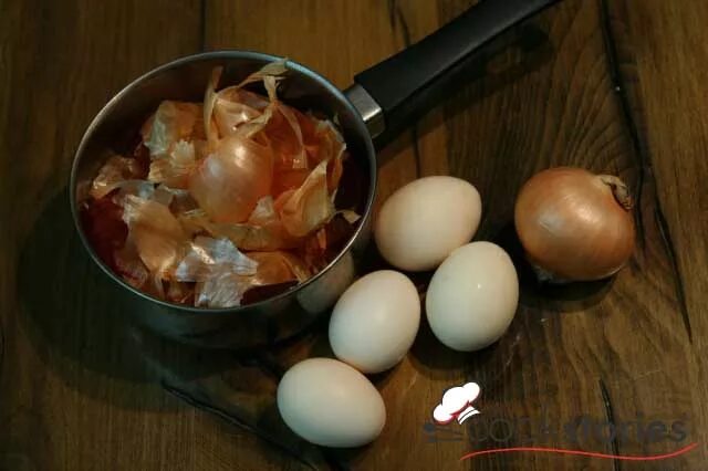 Яйца в луковой шелухе. Что можно приготовить яйца лук