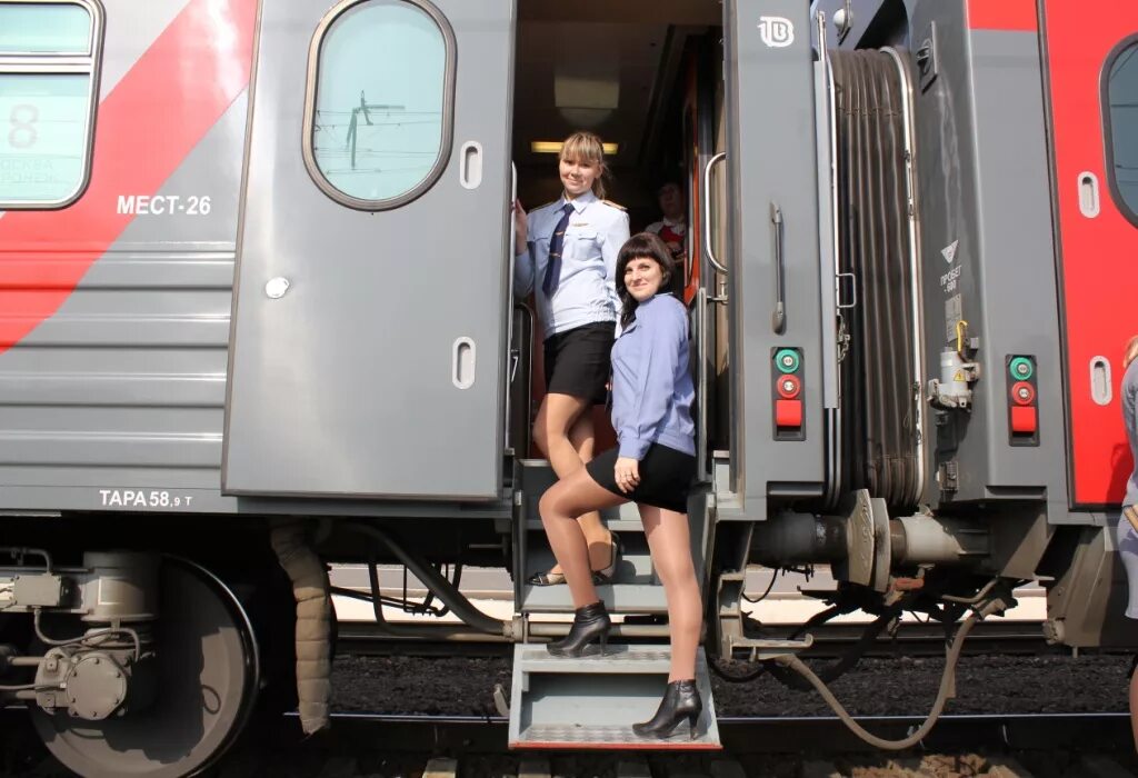 проводник между людьми. проводник между людьми. дистанция между людьми. проводники казани. дистанция между людьми картинка.