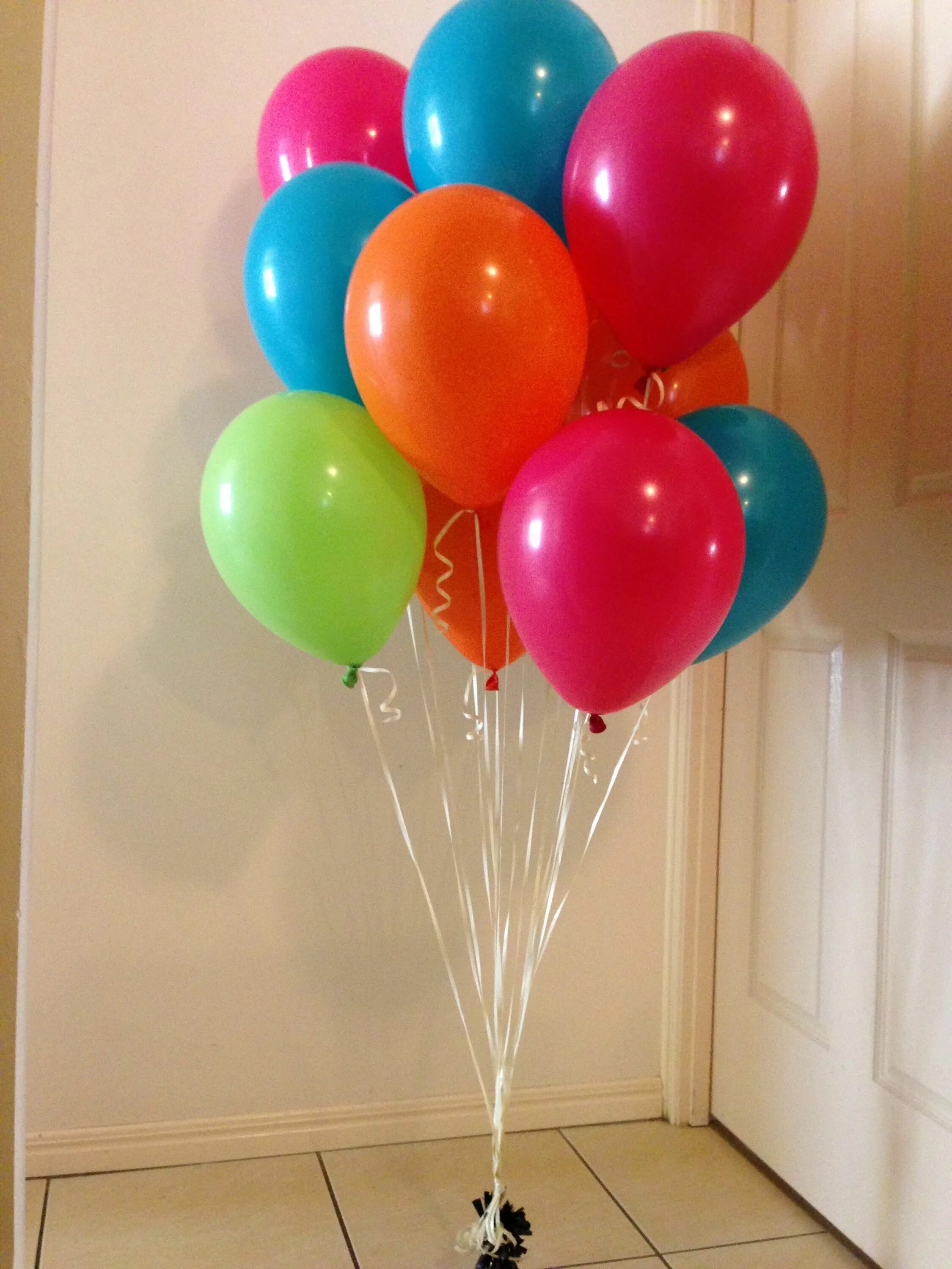Гелевые шары дома. Воздушные шары. Воздушный шарик. Гелевые шары. Воздушные шары гелиевые.
