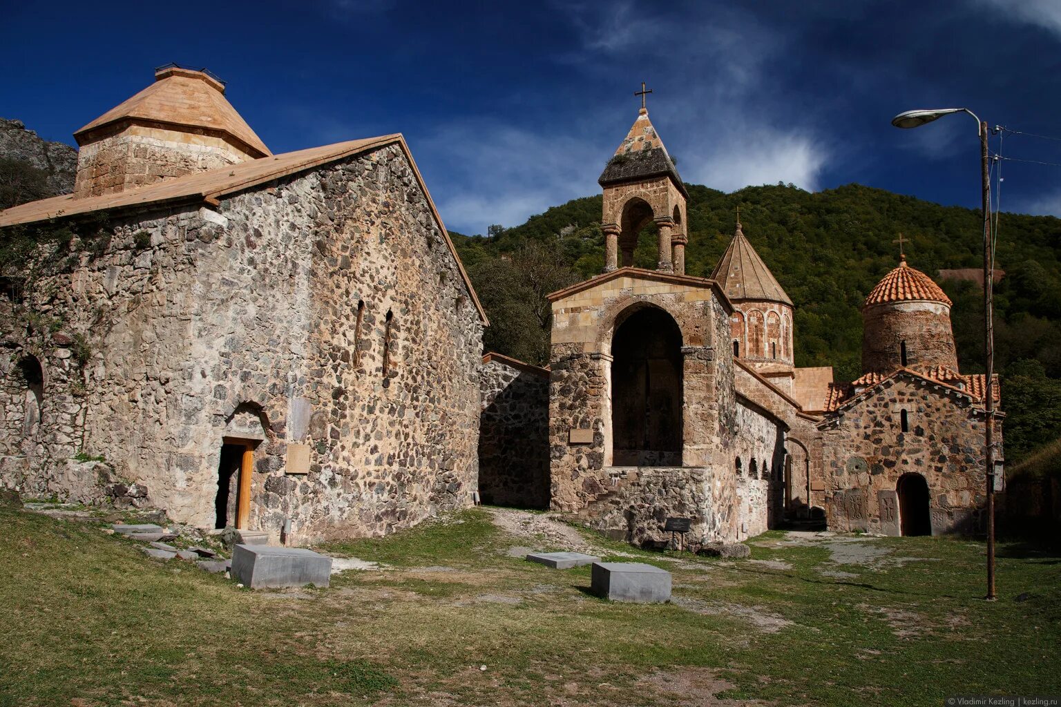 Что такое карабах. Монастырь Дадиванк Нагорный. Монастырь Дадиванк Нагорный Карабах. Дади Ванк Нагорный Карабах. Карабах Дадиванк село.