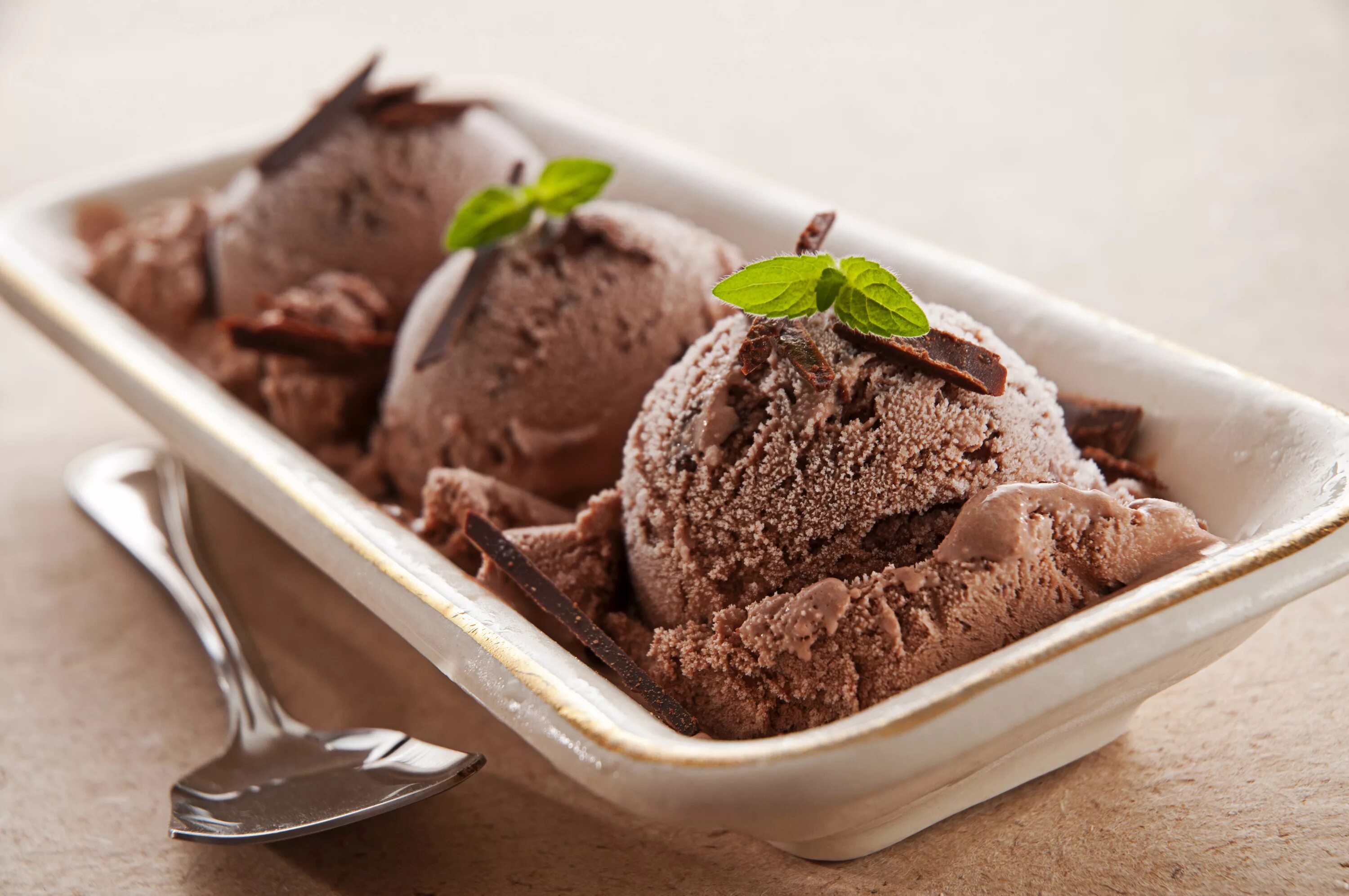 Мороженое пломбир шоколадный. Мороженое Милк айс шоколадное. Мороженое с шоколадом. Домашнее шоколадное мороженое. Choco ice