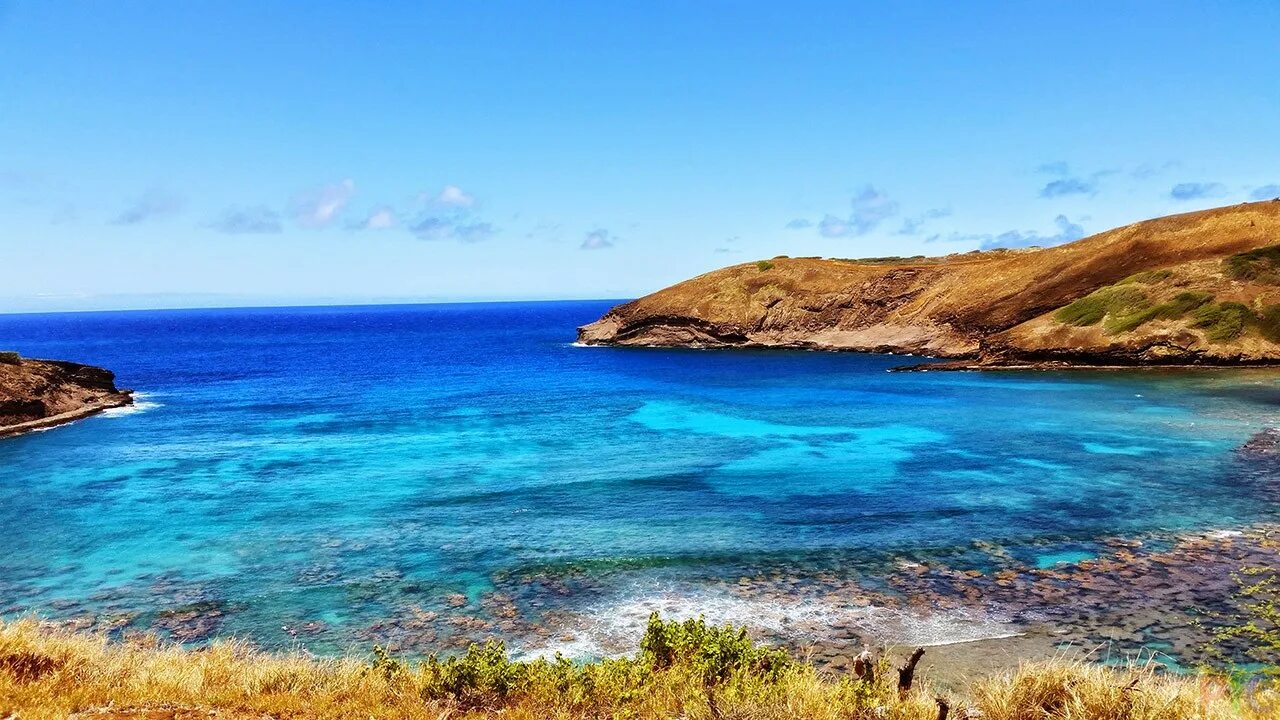 Голубая лагуна 4. Гавайи Лагуна. Анапа бухта голубая Лагуна. Гавайские Острава голубая Лагуна. Голубая Лагуна Анапа море.