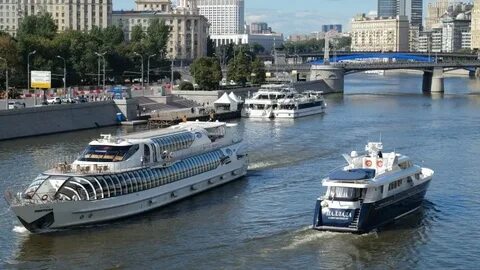 На лодке по москве реке