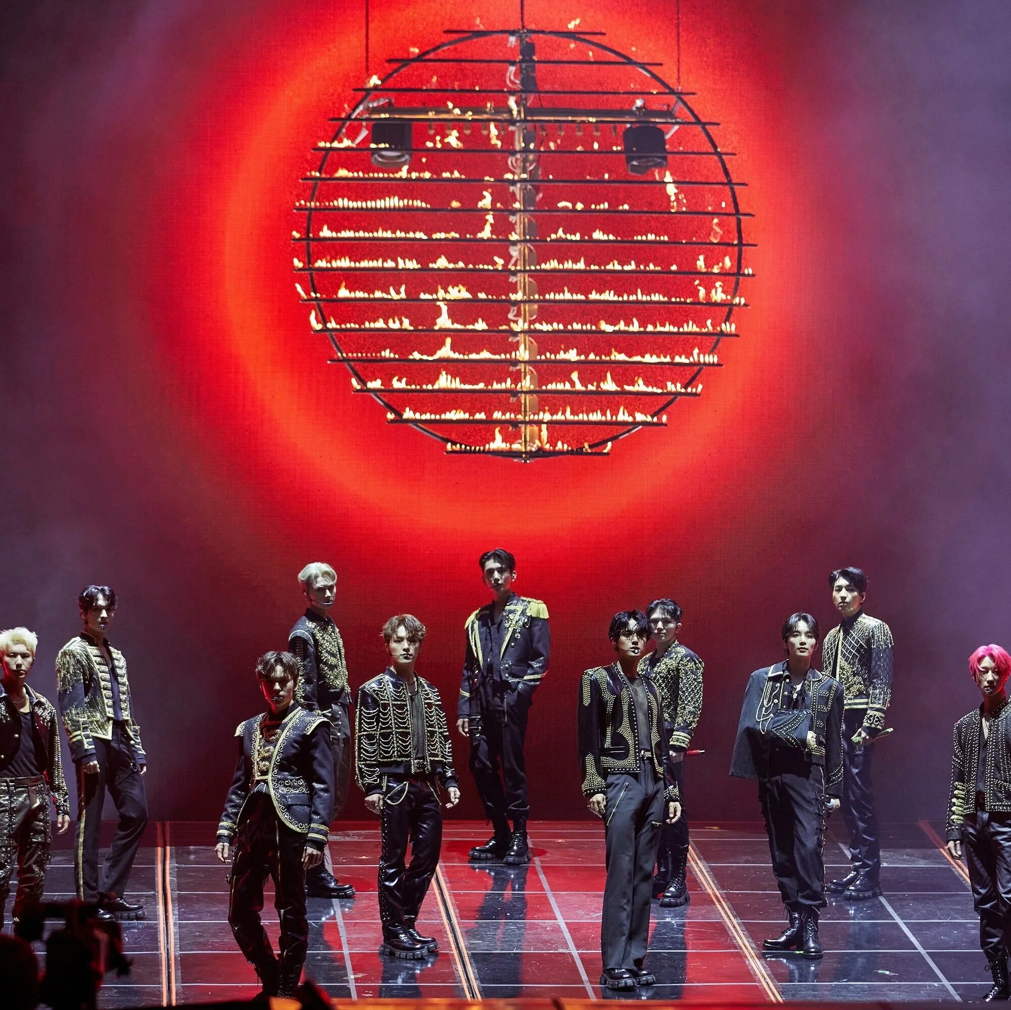 Лицо k pop 2025 голосование. Seventeen concert. севентин группа 2025. концерт севентин в сеуле 2025. сеул концерт.