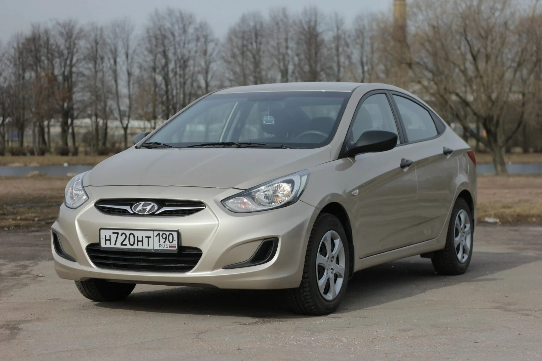 Солярис сколько лошадиных. Hyundai Solaris 2001. Hyundai Solaris 2008. Hyundai Solaris 2012. Hyundai Solaris 2011.