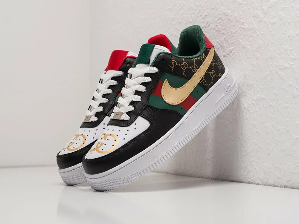 Гуччи найк. Nike x Gucci Air Force 1 Low. Nike Air Force 1 Gucci. Nike Air Force 1 x Gucci. Кроссовки АИР Форс гуччи.