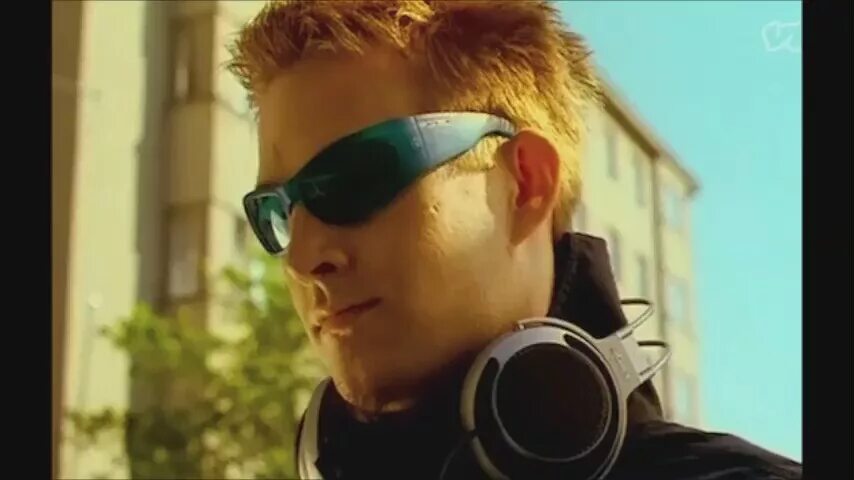 Darude sandstorm mp3. Darude Sandshtorm. Darude Sandstorm. Darude финский музыкальный продюсер.