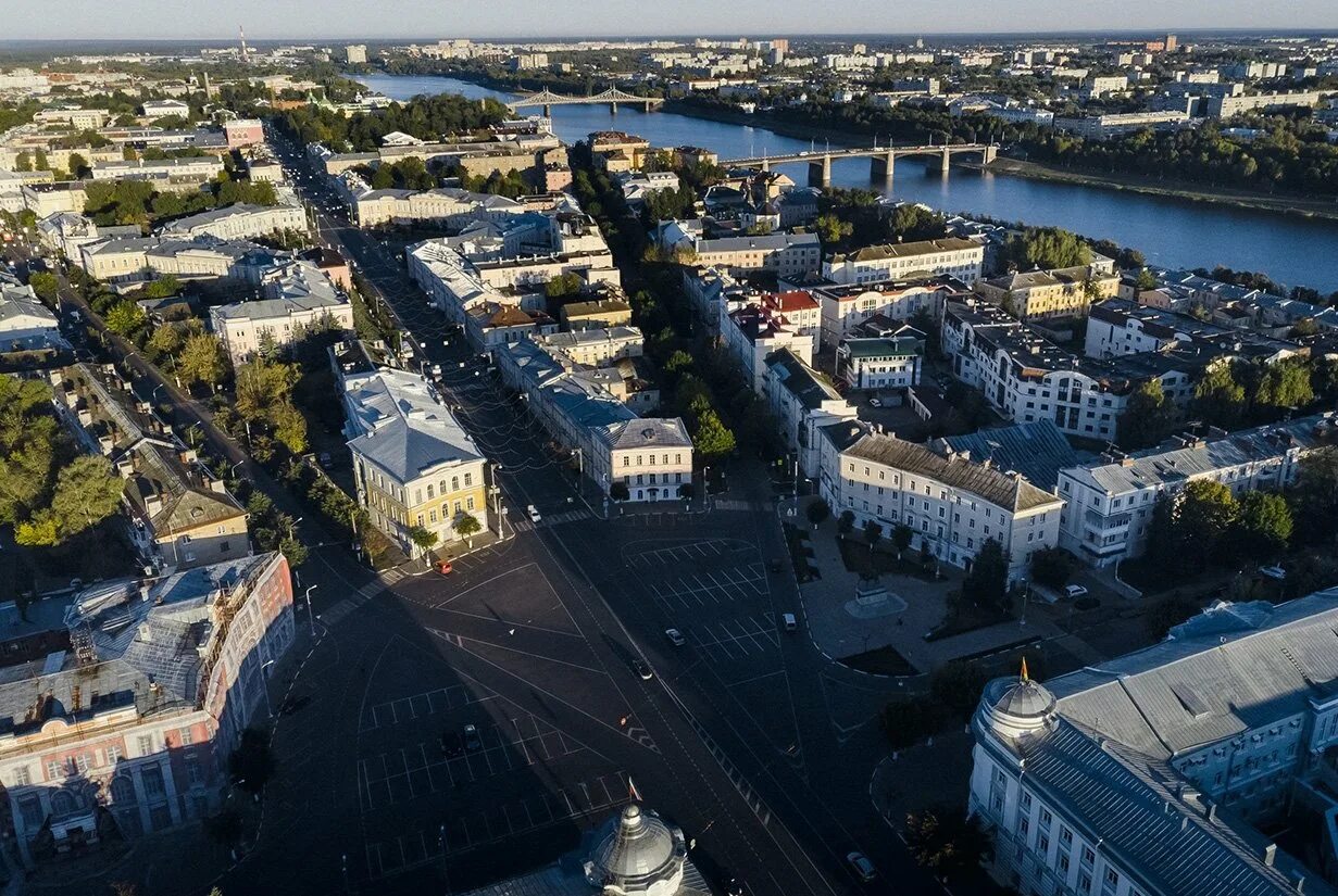 Тверь центральный. Тверь исторический центр. Версальский трезубец Тверь. Тверь центр города. Трехлучие Тверь.