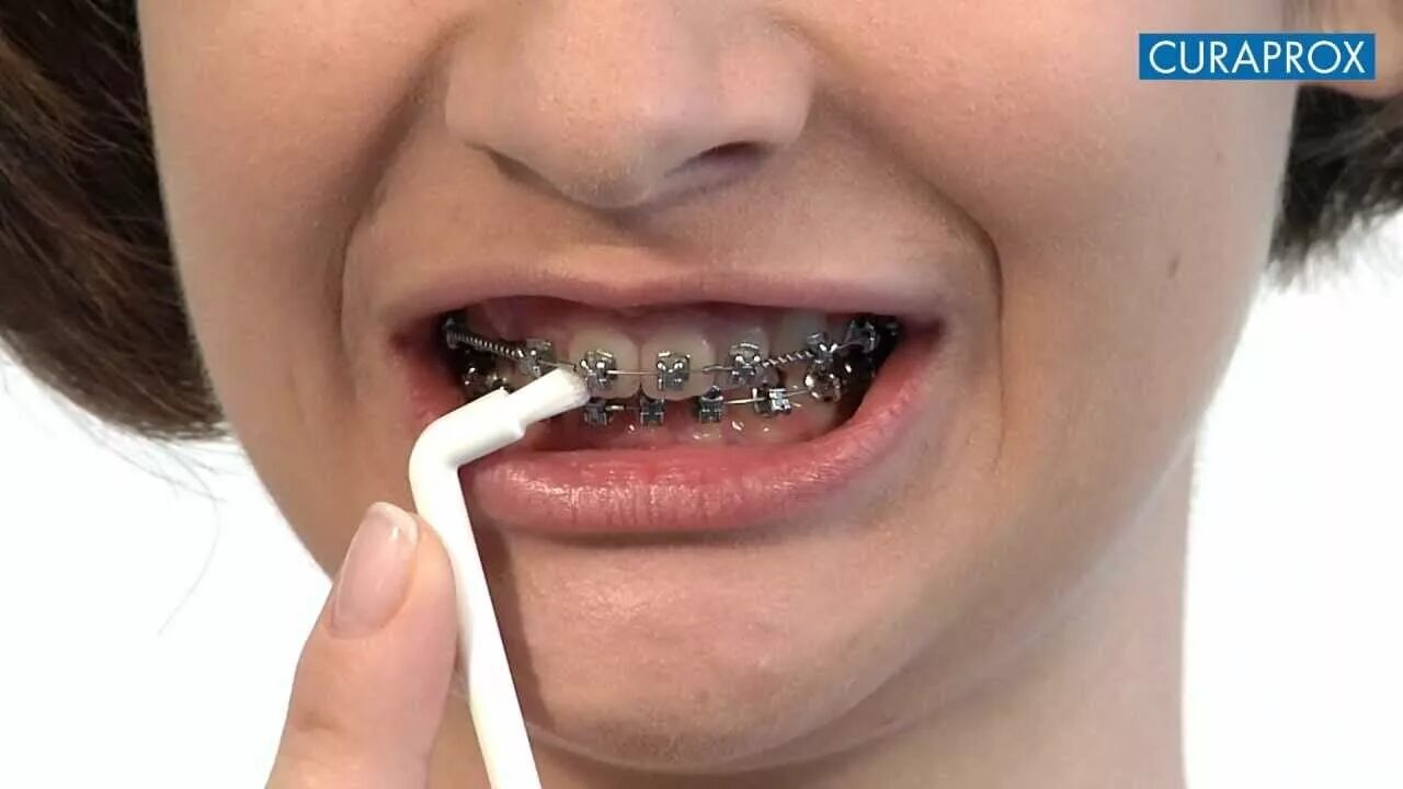 Как чистить зубы монопучковой
