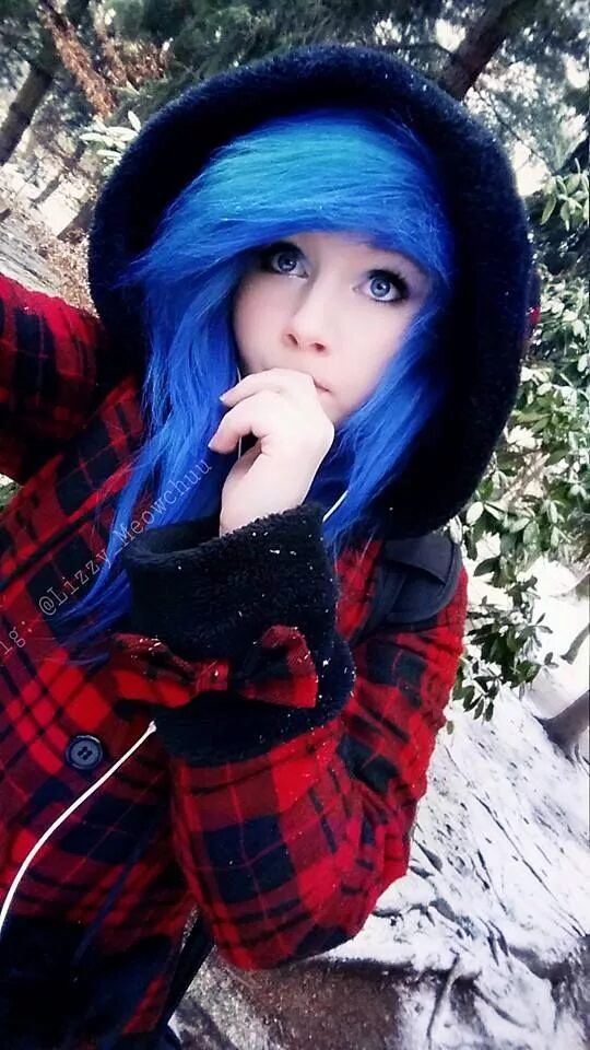 Эмо с хвостиками. Милые эмо. Эмо девушки. Leda pink hair. Эмо-киды субкультура.